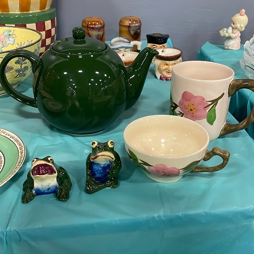 Green Teapot And Cup Set